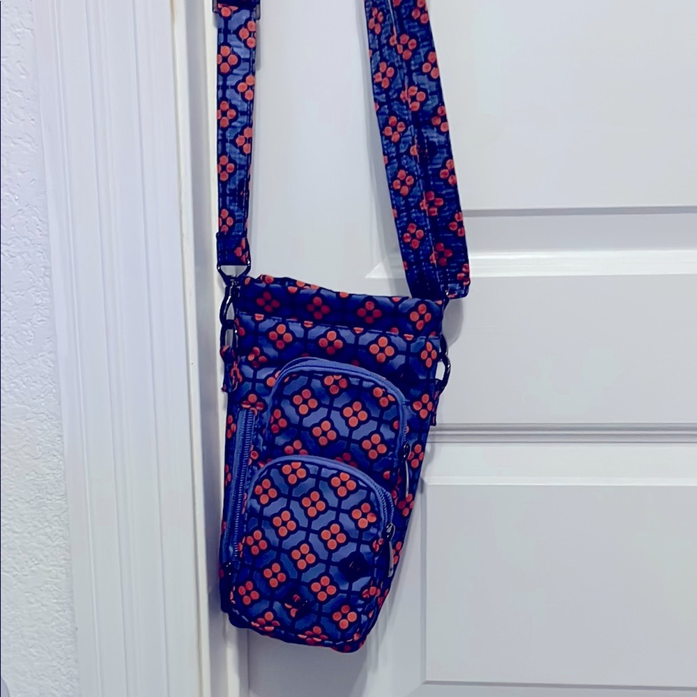 NWOT LUG HUGGIE SE Crossbody WATER Bag